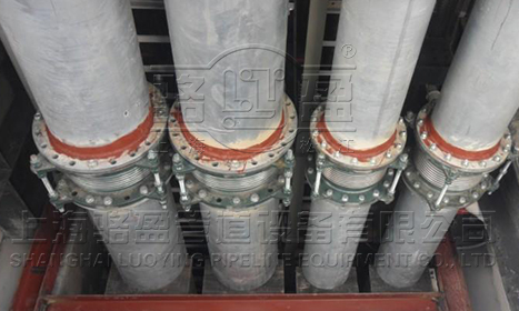 波紋<a href=http://m.zgearllc.cn target=_blank class=infotextkey>補(bǔ)償器</a>安裝現(xiàn)場(chǎng)圖