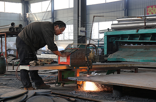 澳門圣安多尼堂區(qū)板盒補(bǔ)償器生產(chǎn)現(xiàn)場